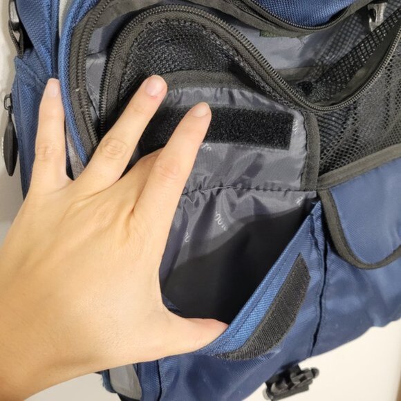 Roots Crossbody Travel Bag Laptop Pocket Water Bottle Holder Adjustable Strap - Picture 7 of 16